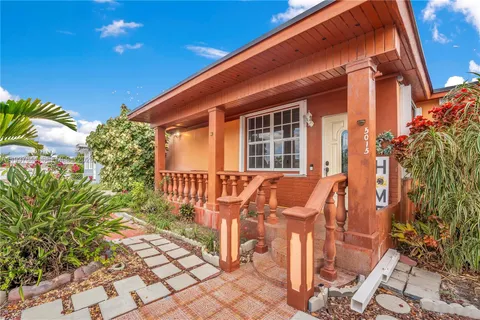 $650,900 | 5015 East Palm Court, Hialeah, FL 33013
