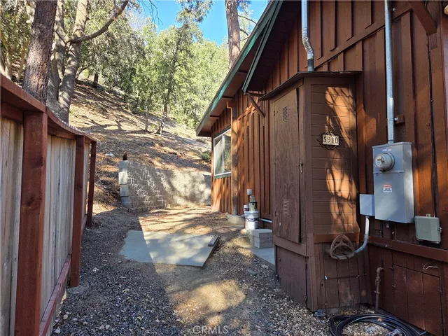 a view of a pathway of a house