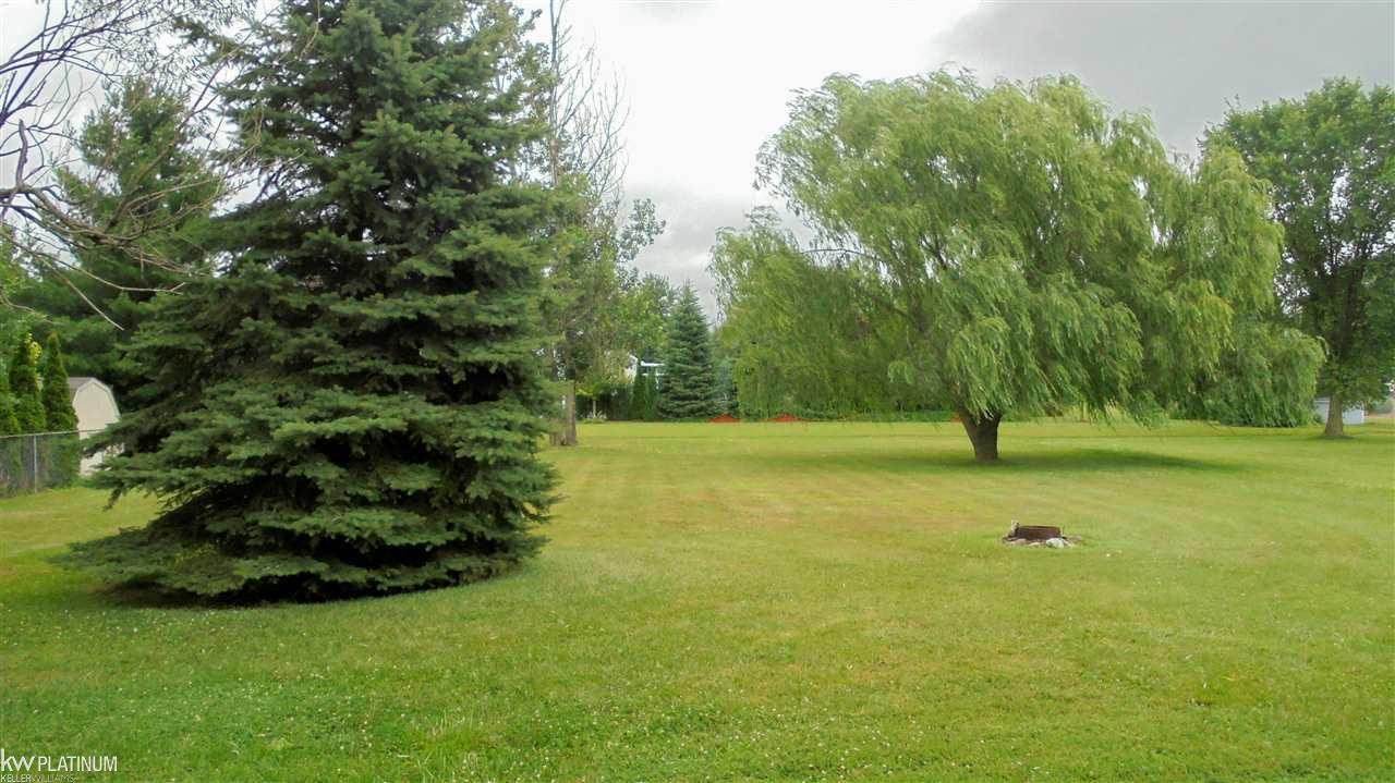590 Range Road Marysville, MI 48040 - Photo 5 of 15 31326464-4.JPG