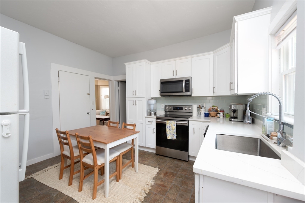 31 Kent Square, Unit 1 Brookline, MA 02446 - Photo 7 of 19
