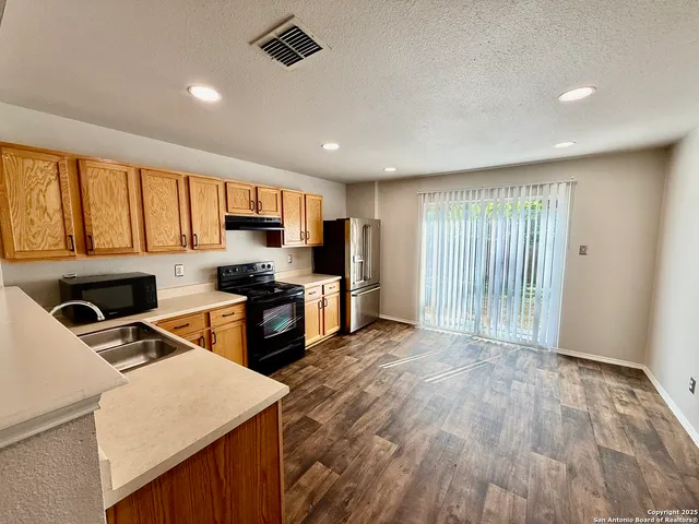 $1,325 | 9914 Kent, San Antonio, TX 78254
