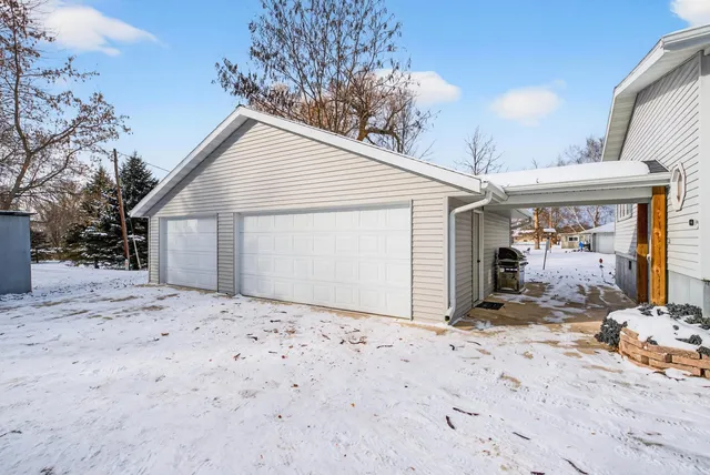 $264,900 | 330 Main Street, Oconto, WI 54153