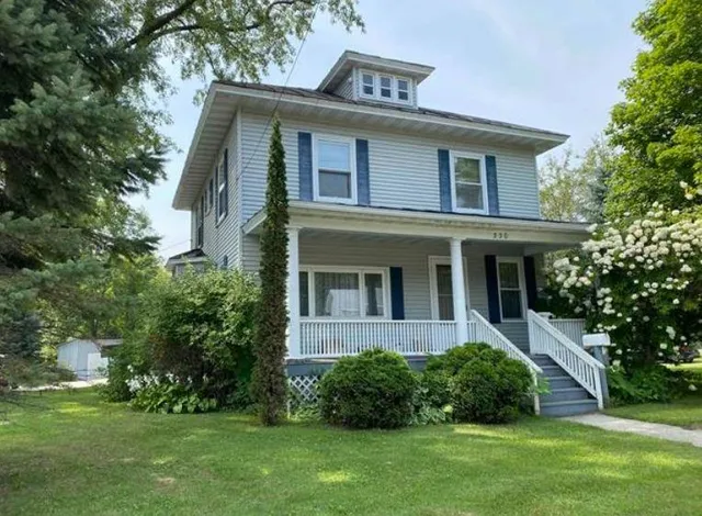 $264,900 | 330 Main Street, Oconto, WI 54153