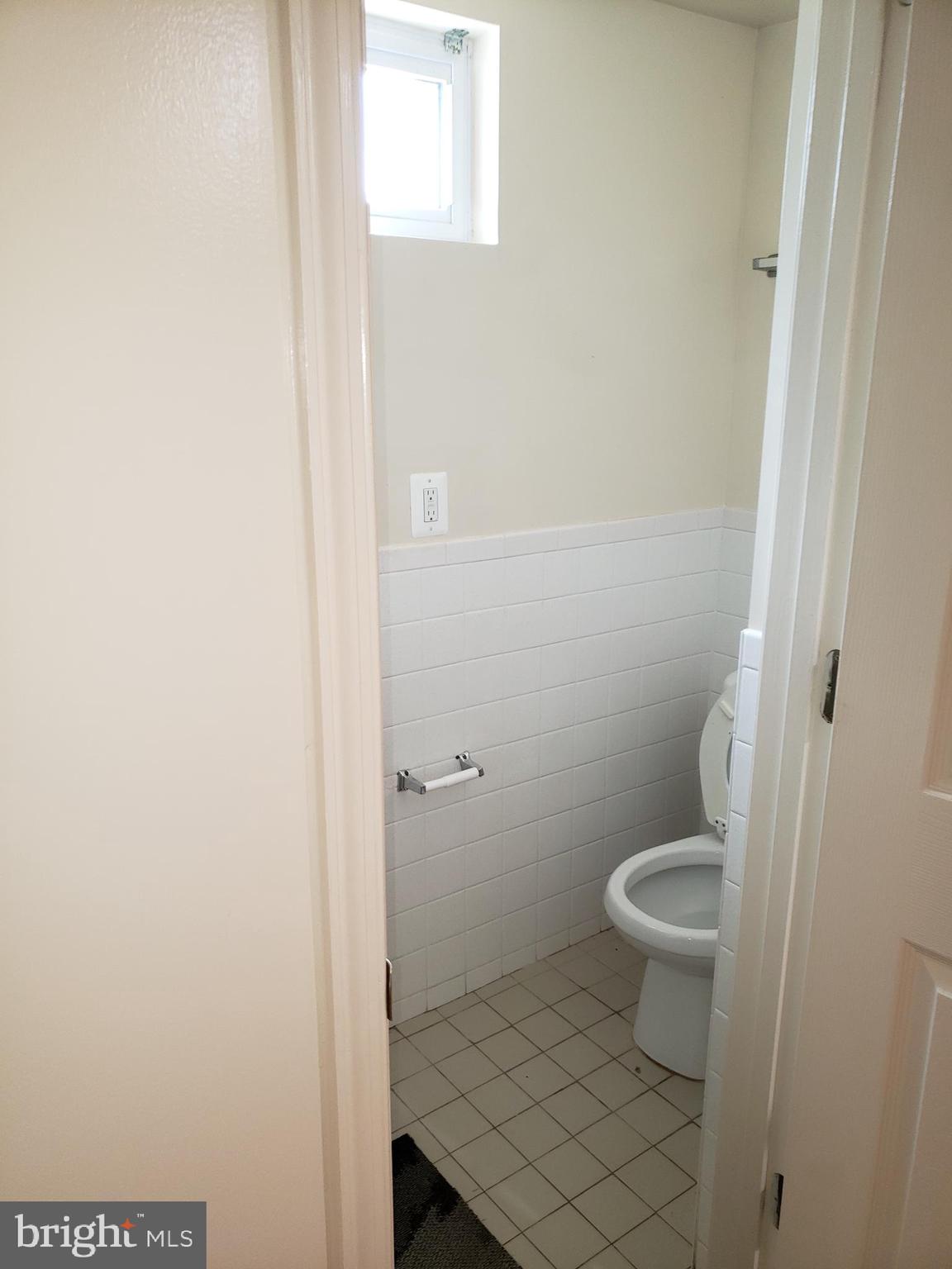 1618 Parham Road Silver Spring, MD 20903 - Photo 31 of 42 Basement full bath