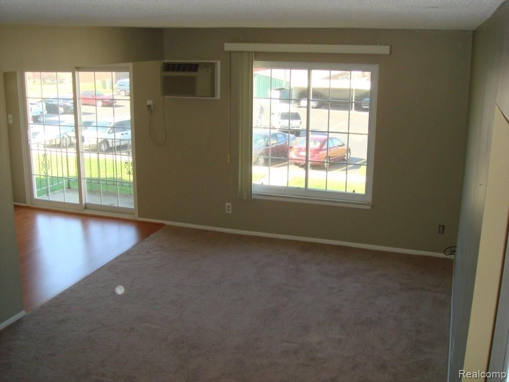 8190 24 Mile Road, Unit 29 Utica, MI 48316 - Photo 9 of 10 Living Room