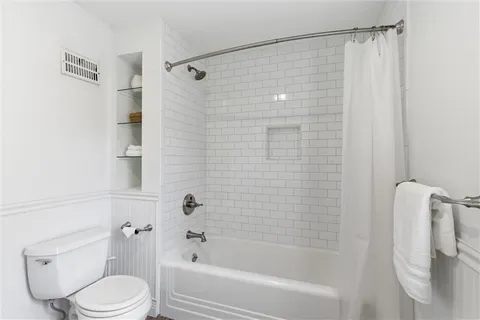 $499,000 | 627 East 74th Street, Kansas City, MO 64131