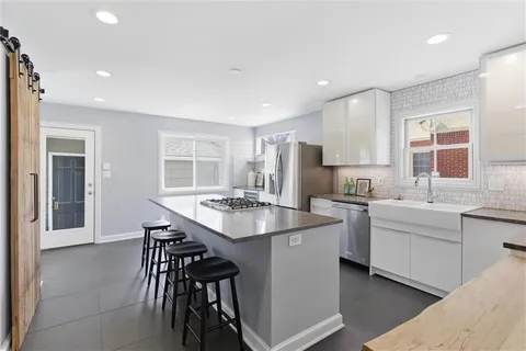 $499,000 | 627 East 74th Street, Kansas City, MO 64131