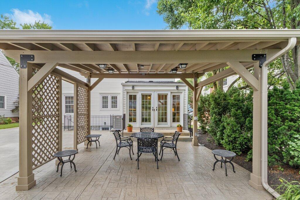 235 Fallis Road Columbus, OH 43214 - Photo 13 of 29