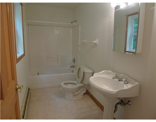 48 Sandy Cove Road Boothbay, ME 04537 - Photo 5 of 9 Bathroom.