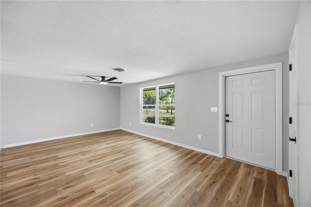 386 Cabana Road Venice, FL 34293 - Photo 18 of 56