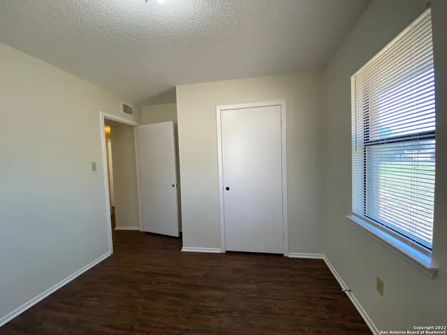 $1,495 | 226 Blue Bonnet, Floresville, TX 78114