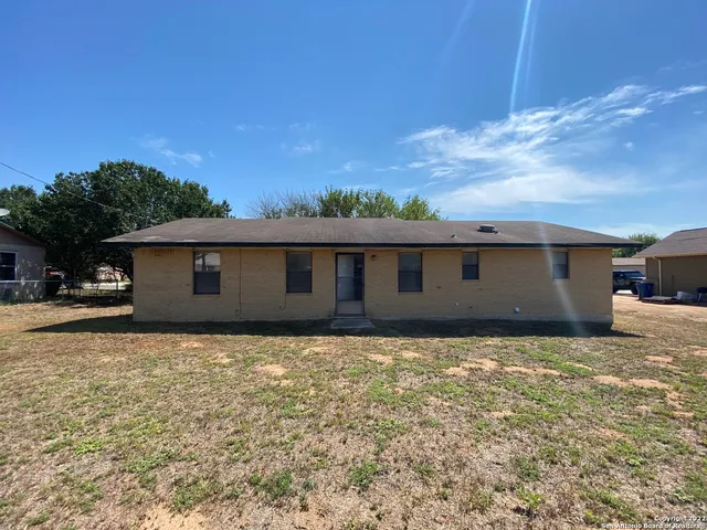 $1,495 | 226 Blue Bonnet, Floresville, TX 78114