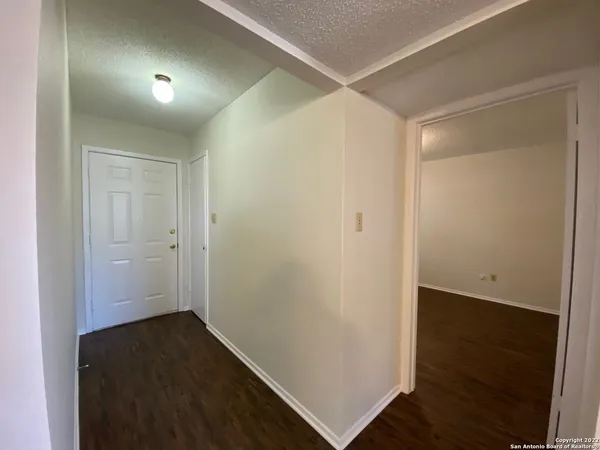 $1,295 | 226 Blue Bonnet, Floresville, TX 78114