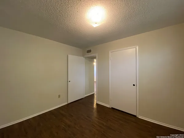 $1,295 | 226 Blue Bonnet, Floresville, TX 78114