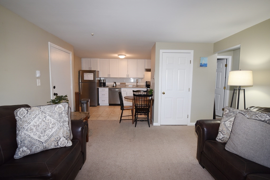 96 Richardson Road, Unit B7 Chelmsford, MA 01863 - Photo 14 of 42 Gallery Image 14