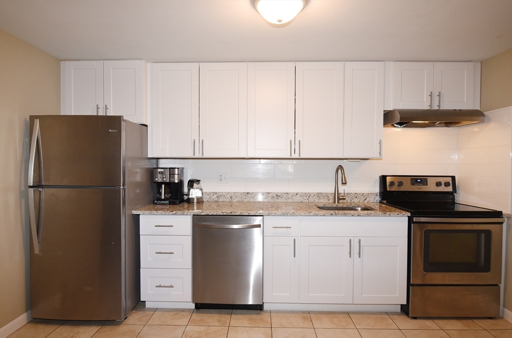 96 Richardson Road, Unit B7 Chelmsford, MA 01863 - Photo 4 of 42 Gallery Image 4