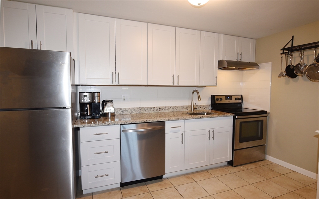 96 Richardson Road, Unit B7 Chelmsford, MA 01863 - Photo 5 of 42 Gallery Image 5
