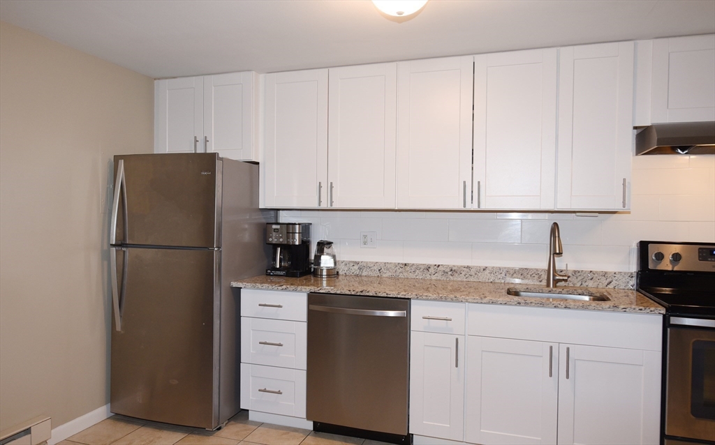 96 Richardson Road, Unit B7 Chelmsford, MA 01863 - Photo 6 of 42 Gallery Image 6