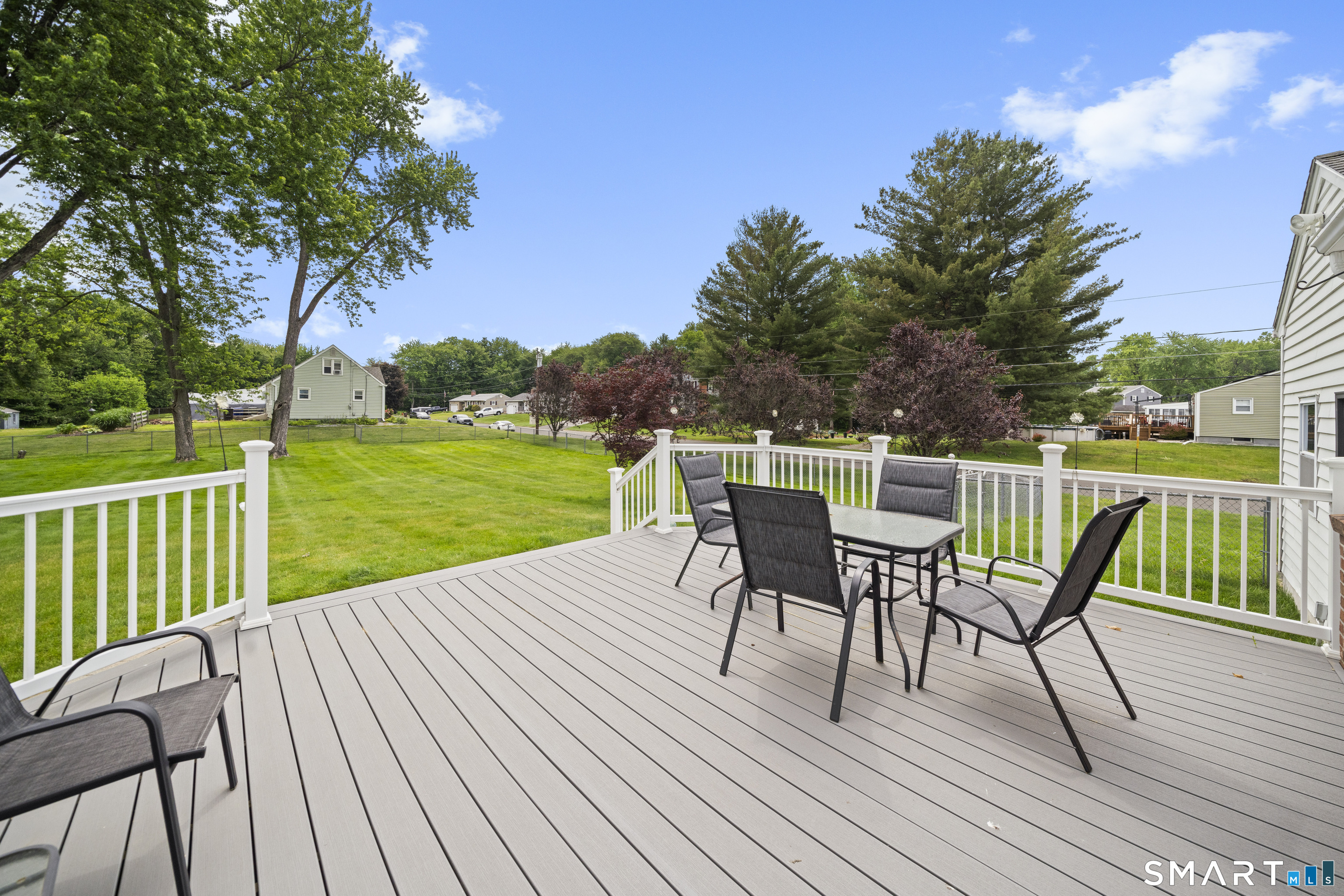 18 Bess Road Enfield, CT 06082 - Photo 4 of 27