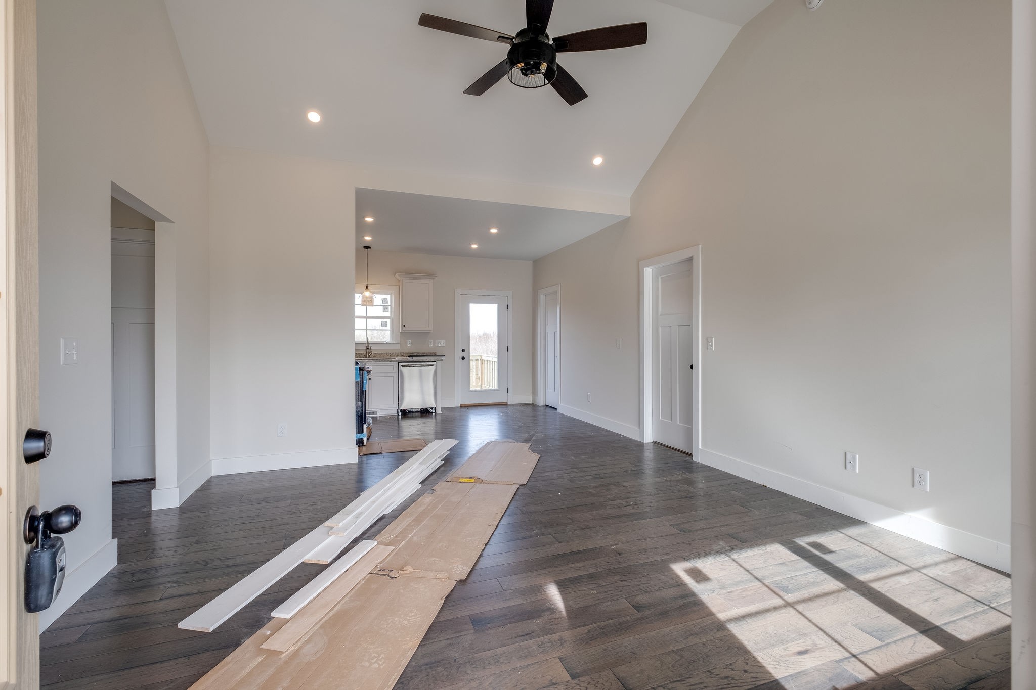 861 Hooper Road Charlotte, TN 37036 - Photo 2 of 28 Gallery Image 2