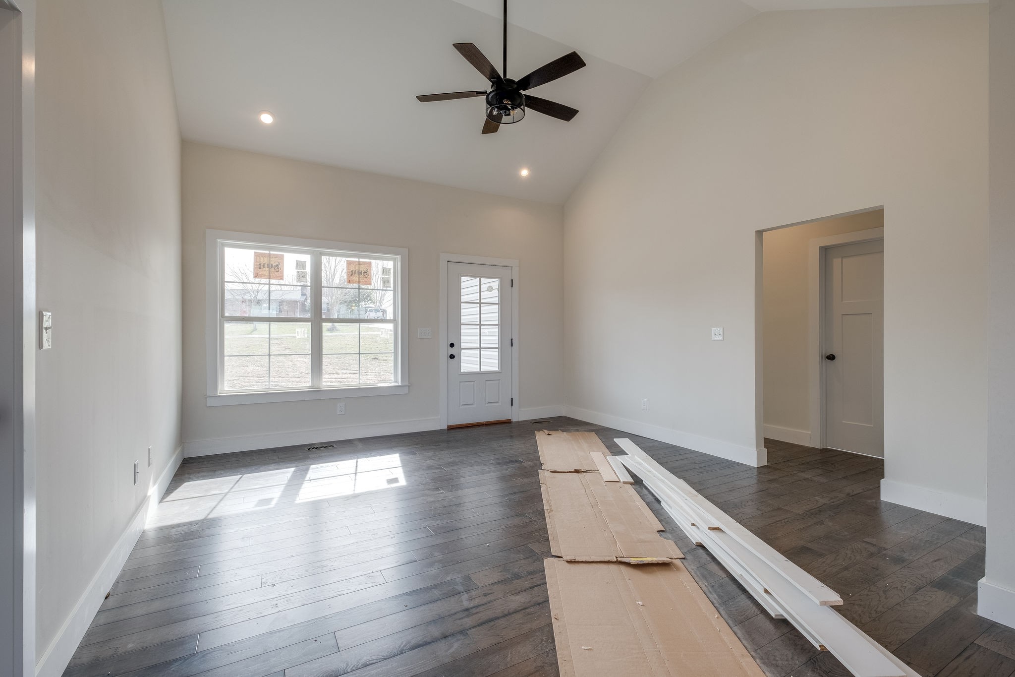 861 Hooper Road Charlotte, TN 37036 - Photo 3 of 28 Gallery Image 3