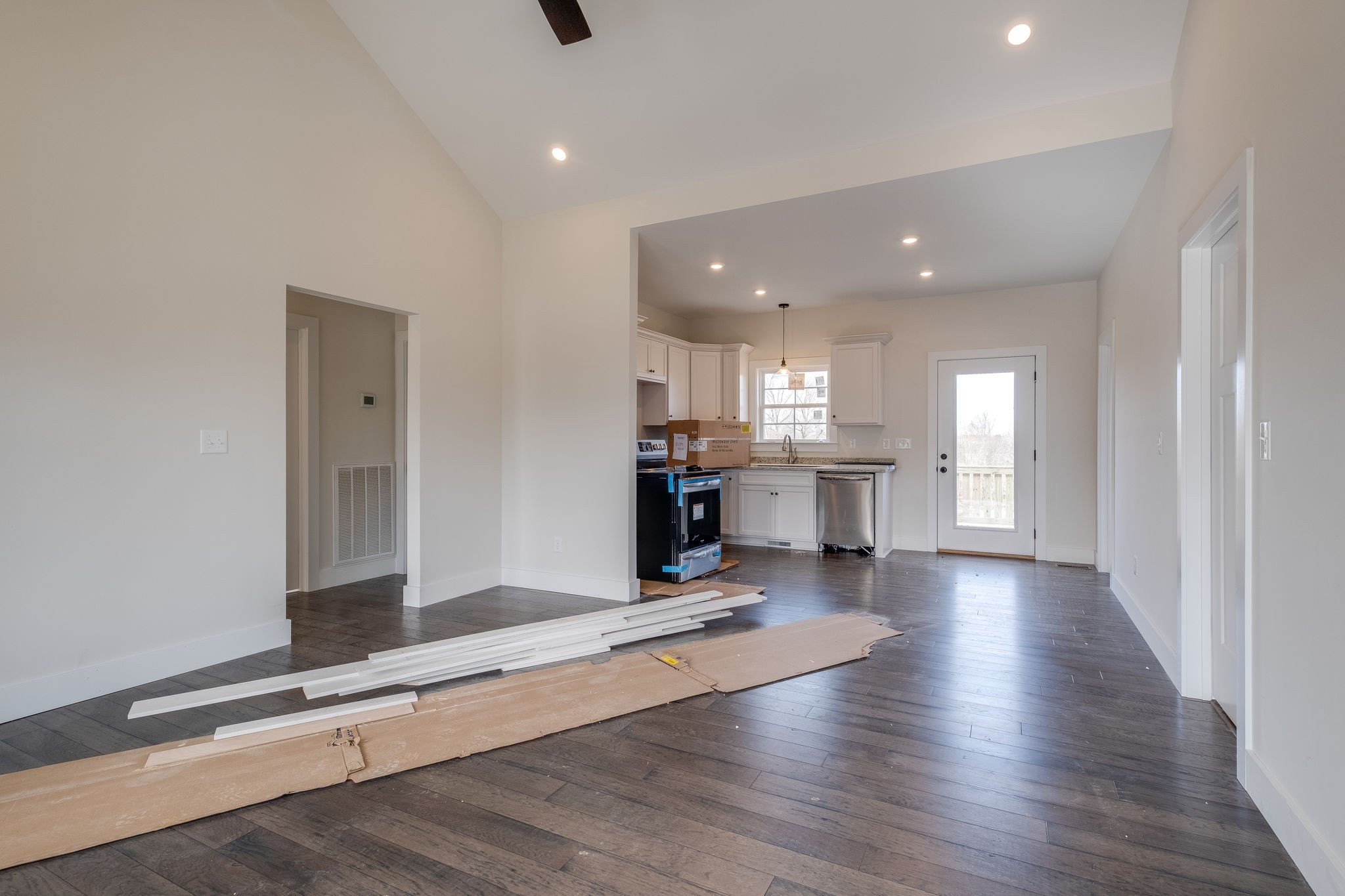 861 Hooper Road Charlotte, TN 37036 - Photo 4 of 28 Gallery Image 4