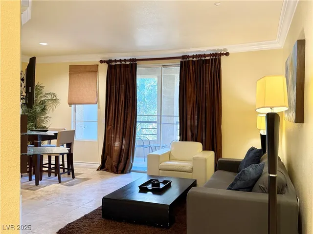 $1,595 | 230 East Flamingo Road, Unit 230, Las Vegas, NV 89169