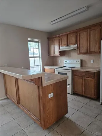 $825 | 1711 Tampa Street, Unit A, Edinburg, TX 78541