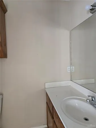 $825 | 1711 Tampa Street, Unit A, Edinburg, TX 78541