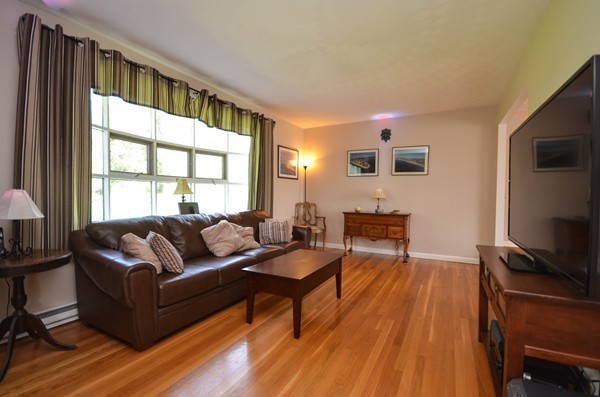 6 Vincent Road Grafton, MA 01536 - Photo 4 of 30 Gallery Image 4