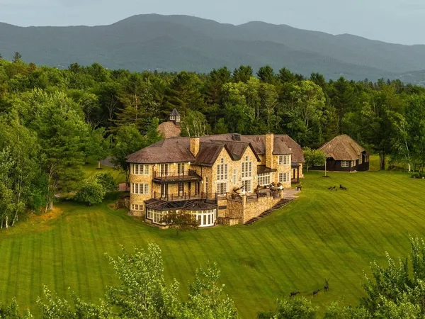 $20,000,000 | 2575 Weeks Hill Road, Stowe, VT 05672