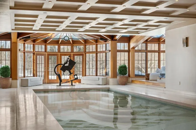 $20,000,000 | 2575 Weeks Hill Road, Stowe, VT 05672