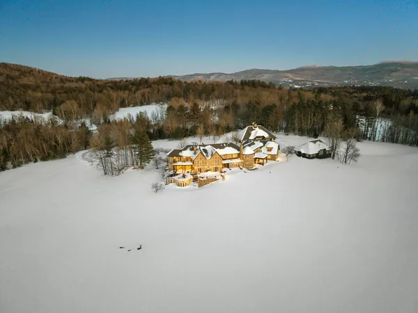 $20,000,000 | 2575 Weeks Hill Road, Stowe, VT 05672