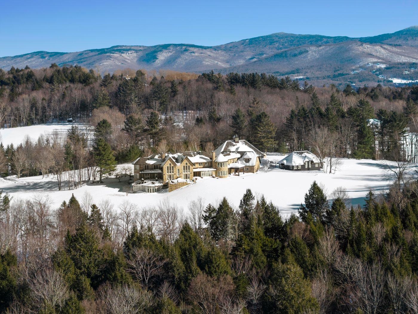 2575 Weeks Hill Road Stowe, VT 05672 - Photo 32 of 33