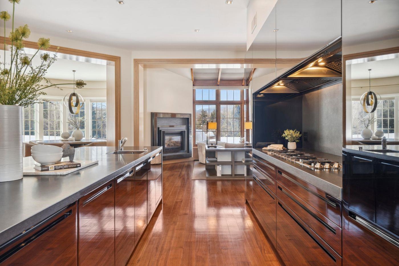 2575 Weeks Hill Road Stowe, VT 05672 - Photo 8 of 33