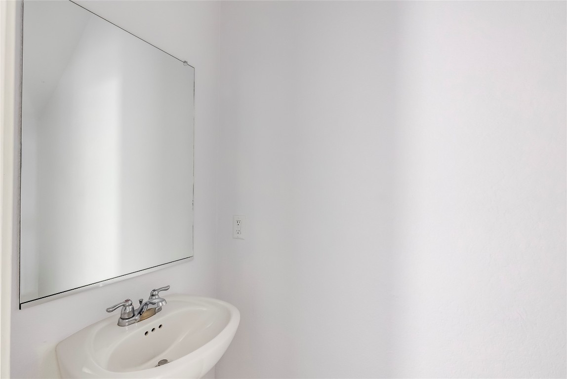 772 Circle Way Jarrell, TX 76537 - Photo 15 of 35 Bathroom featuring a sink