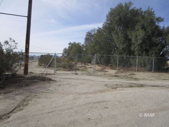 518 West Upjohn Avenue Ridgecrest, CA 93555 - Photo 20 of 24 a backyard of a house