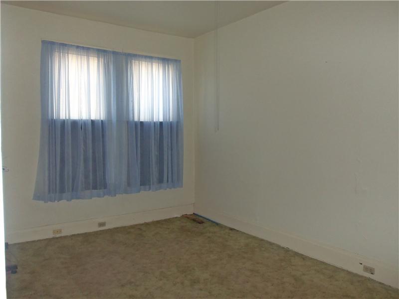 600 Addison Street Washington, PA 15301 - Photo 6 of 9 Bedroom. Bedroom In Front Apartment