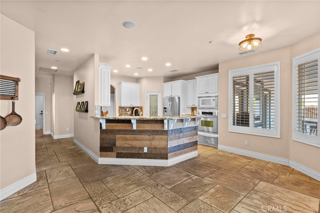 7381 Cygnet Road Phelan, CA 92371 - Photo 18 of 64