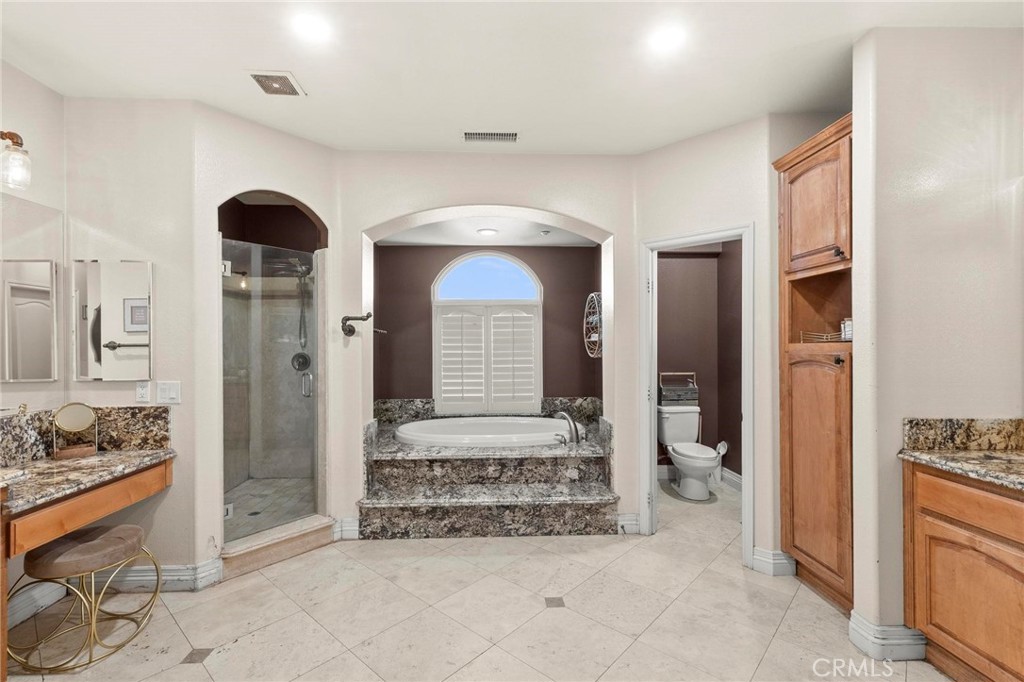 7381 Cygnet Road Phelan, CA 92371 - Photo 29 of 64 a view of livingroom with kitchen island dining table and chairs