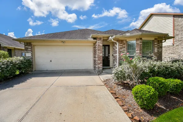$2,250 | 13014 Southern Creek Drive, Pearland, TX 77584