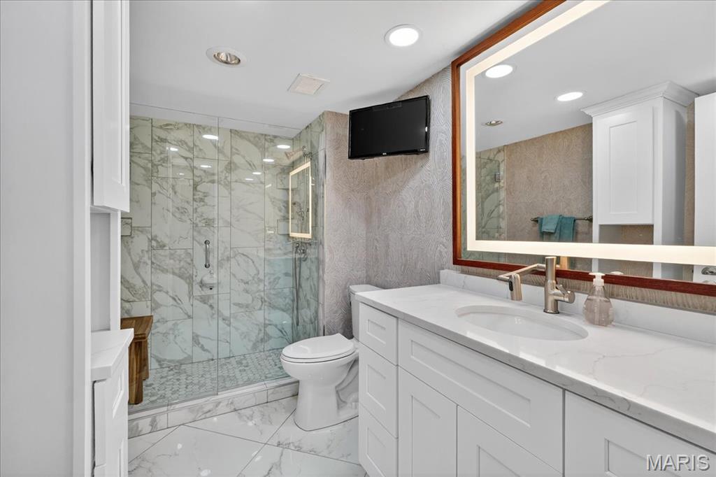 900 South Hanley Road, Unit 6C Clayton, MO 63105 - Photo 17 of 23