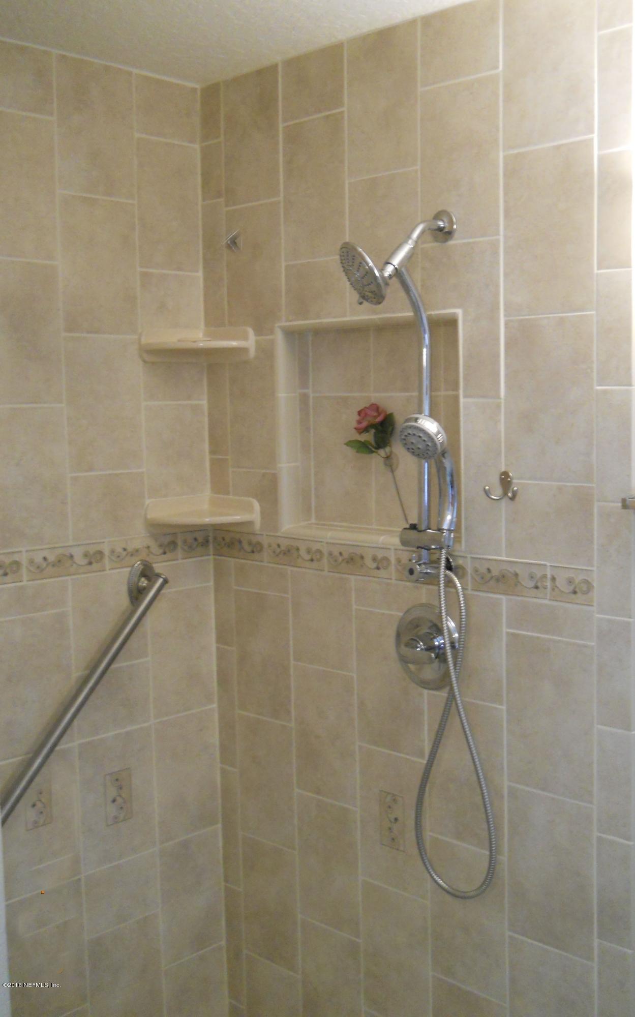 3036 Longleaf Ranch Circle Middleburg, FL 32068 - Photo 18 of 33 Tile Shower