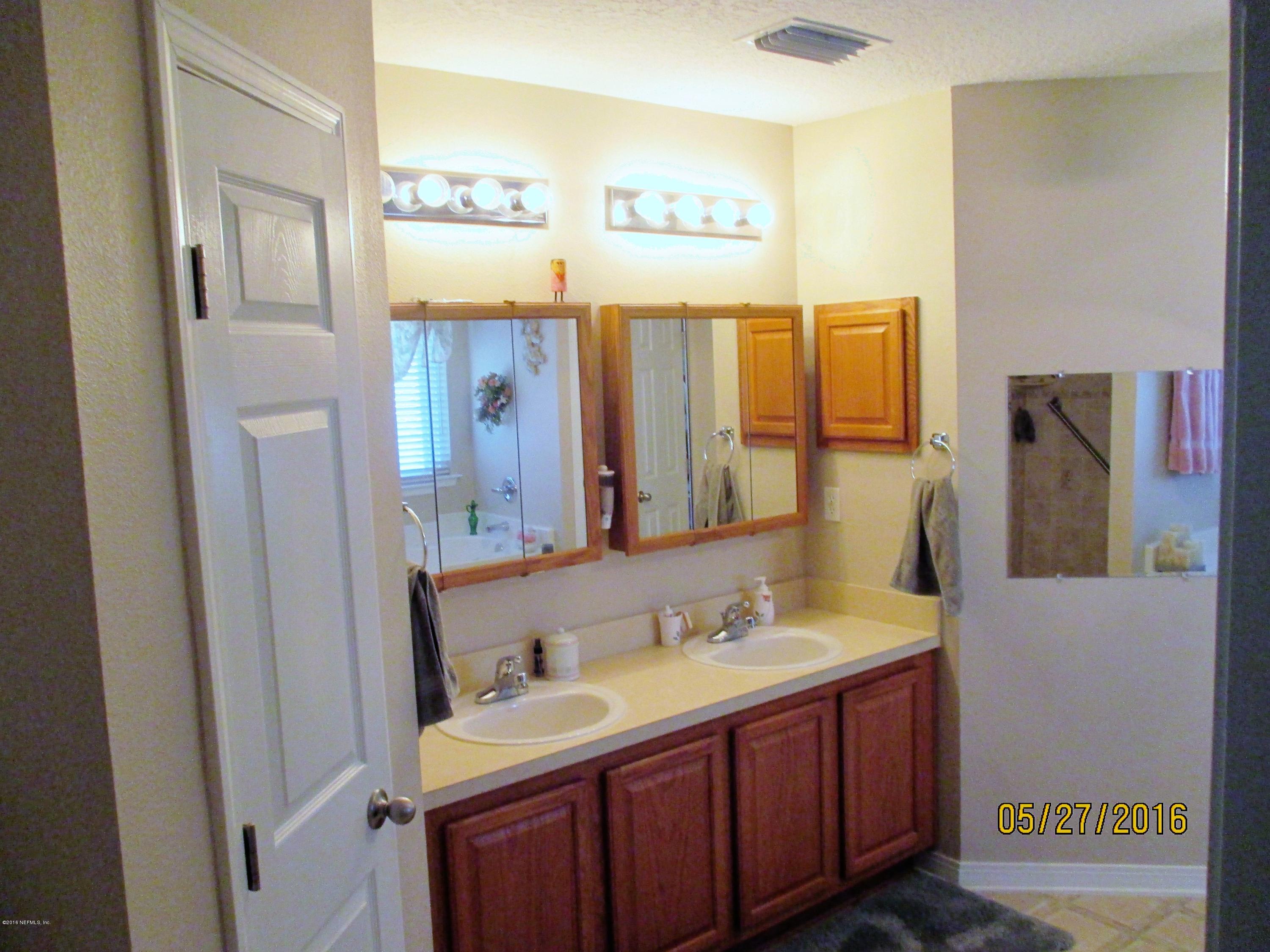 3036 Longleaf Ranch Circle Middleburg, FL 32068 - Photo 19 of 33 Master Bath