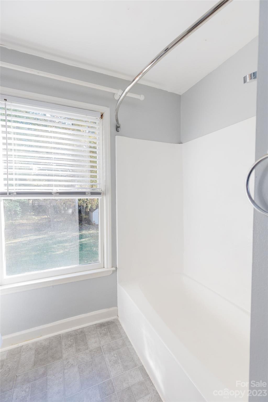 4986 Springhaven Drive Conover, NC 28613 - Photo 8 of 11 Gallery Image 8