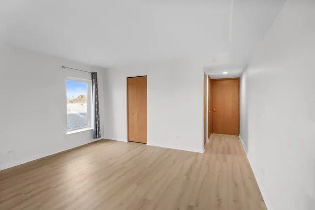 $295,000 | 5840 West Lawrence Avenue, Unit 405, Chicago, IL 60630