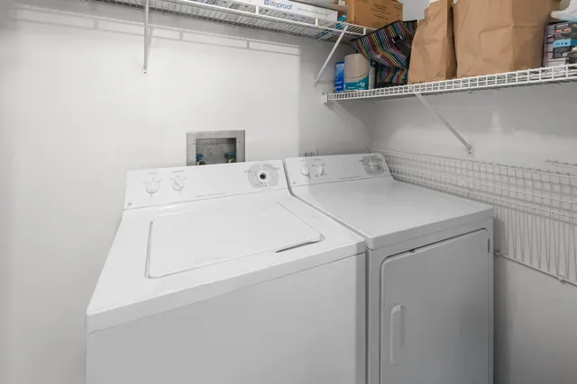 $295,000 | 5840 West Lawrence Avenue, Unit 405, Chicago, IL 60630