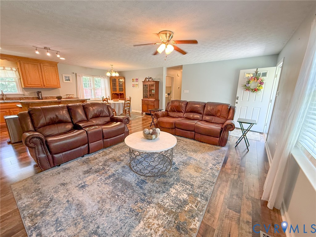 2293 Turkey Island Road Crewe, VA 23930 - Photo 4 of 36