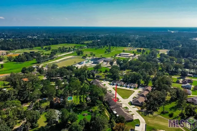 $195,000 | 9900 Country Club Drive, Unit 2B, Denham Springs, LA 70726