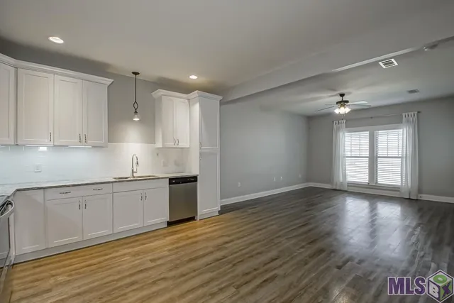 $195,000 | 9900 Country Club Drive, Unit 2B, Denham Springs, LA 70726